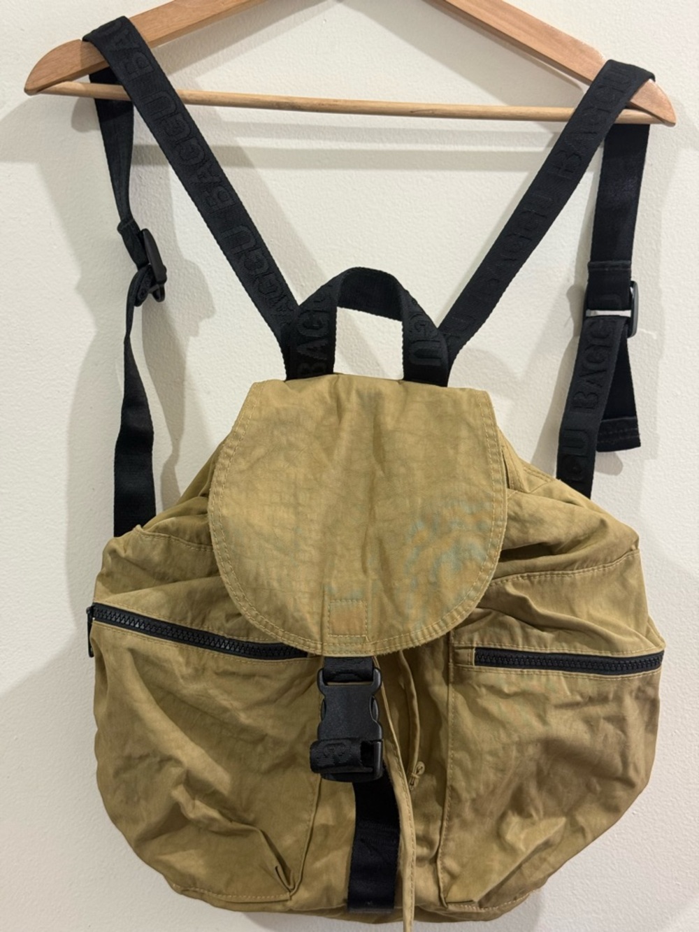 BAGGU Olive Green Canvas Backpack with Black Straps
